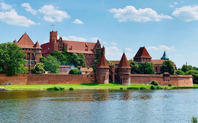 Ngẩn ngơ trước vẻ đẹp của lâu đài Malbork Ba Lan cổ kính