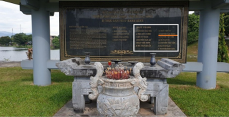 Bia tưởng niệm tại Di tích Nguyễn Thái Học ở Thành phố Yên Bái. Ảnh: Thai Vo Hong.